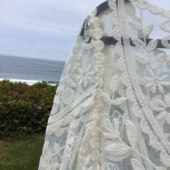 REWIND Sheer Lace Embroidered Bell Sleeve Top 🔴 - Picture 3 of 14